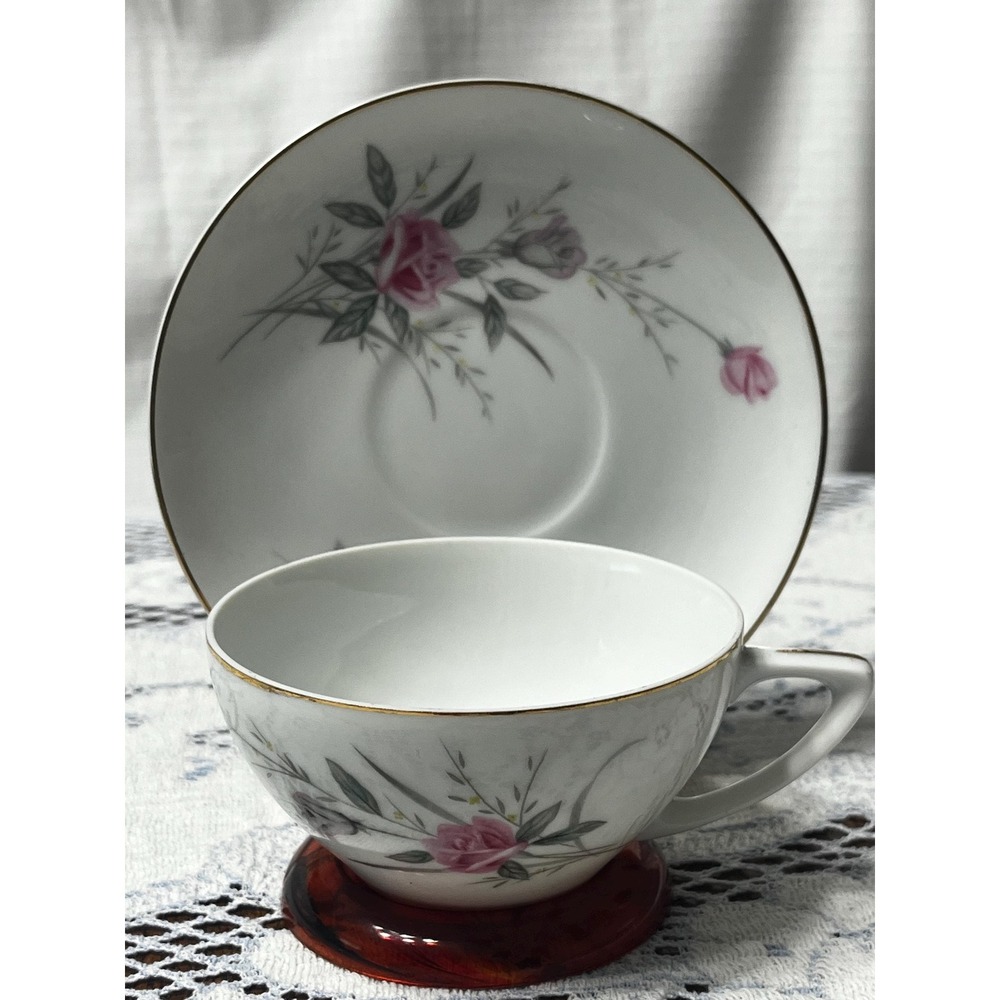 Golden Rose Fine China of Japanβ Tracup and Saucer set